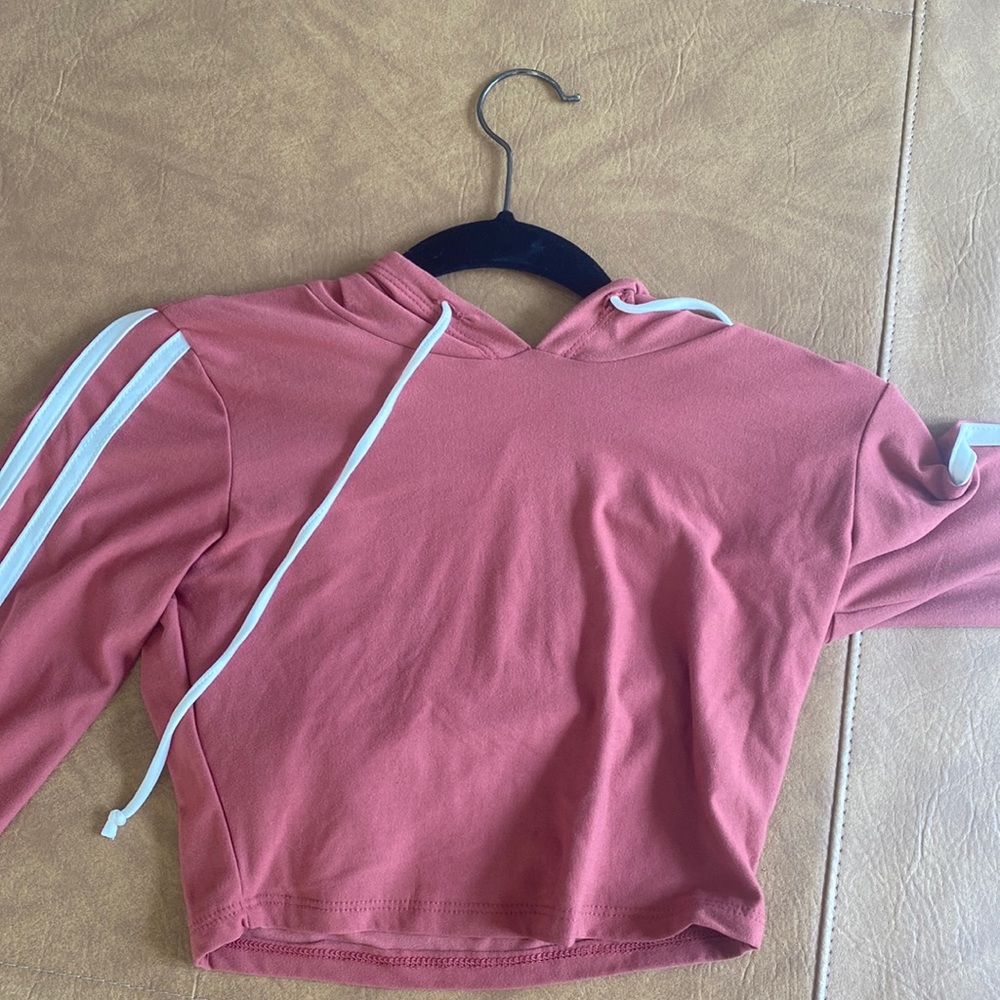 Long sleeve crop top
